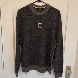 NWT! Men’s Hugo Boss Sweater. Black/Gold. Size Large